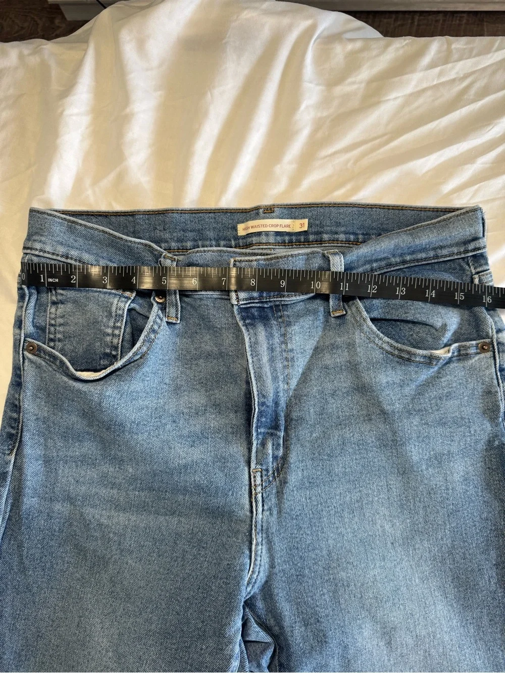 Levi’s High Waisted Crop Flare- Women’s Size 31
